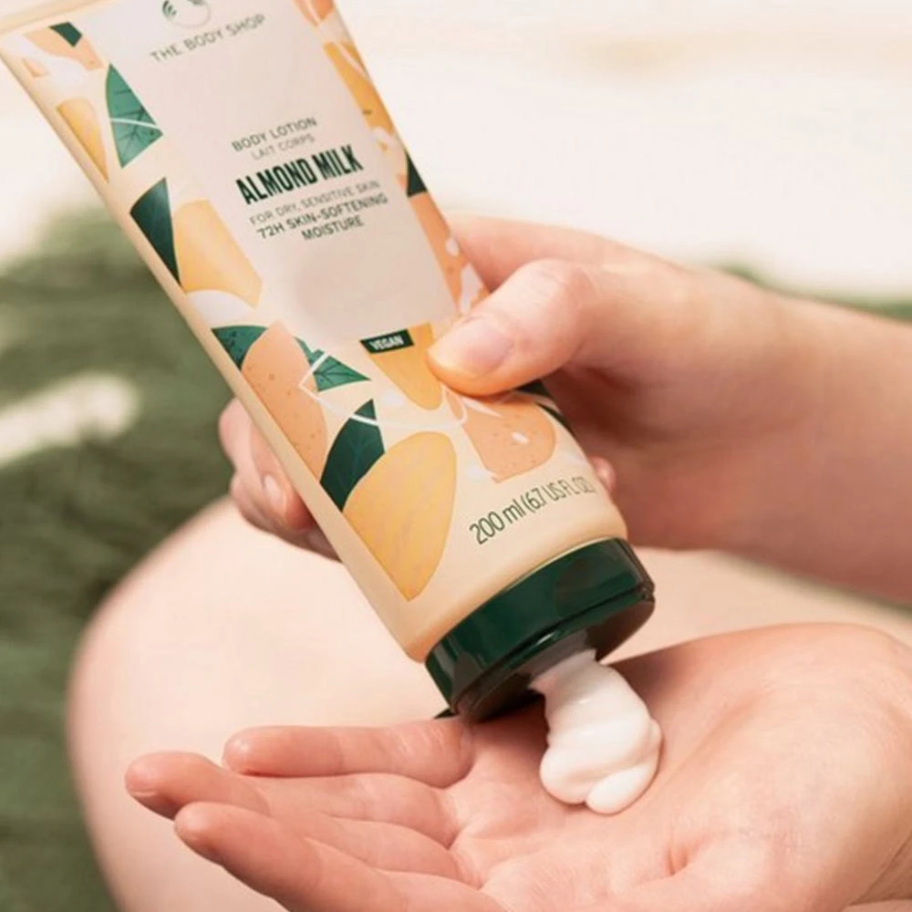 Lotion pour le corps au lait d'amande de The Body Shop (200 ml) – Image 7