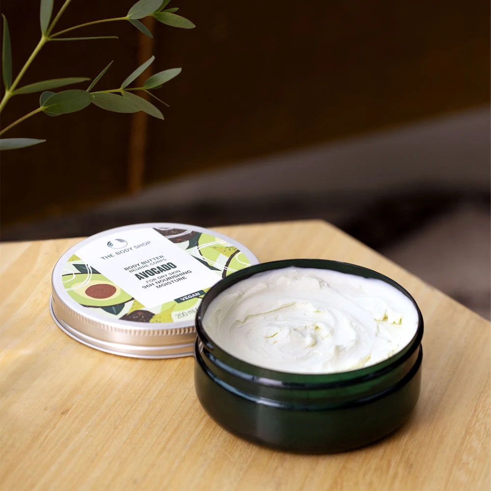 Beurre corporel à l'avocat de The Body Shop (200 ml) – Image 3