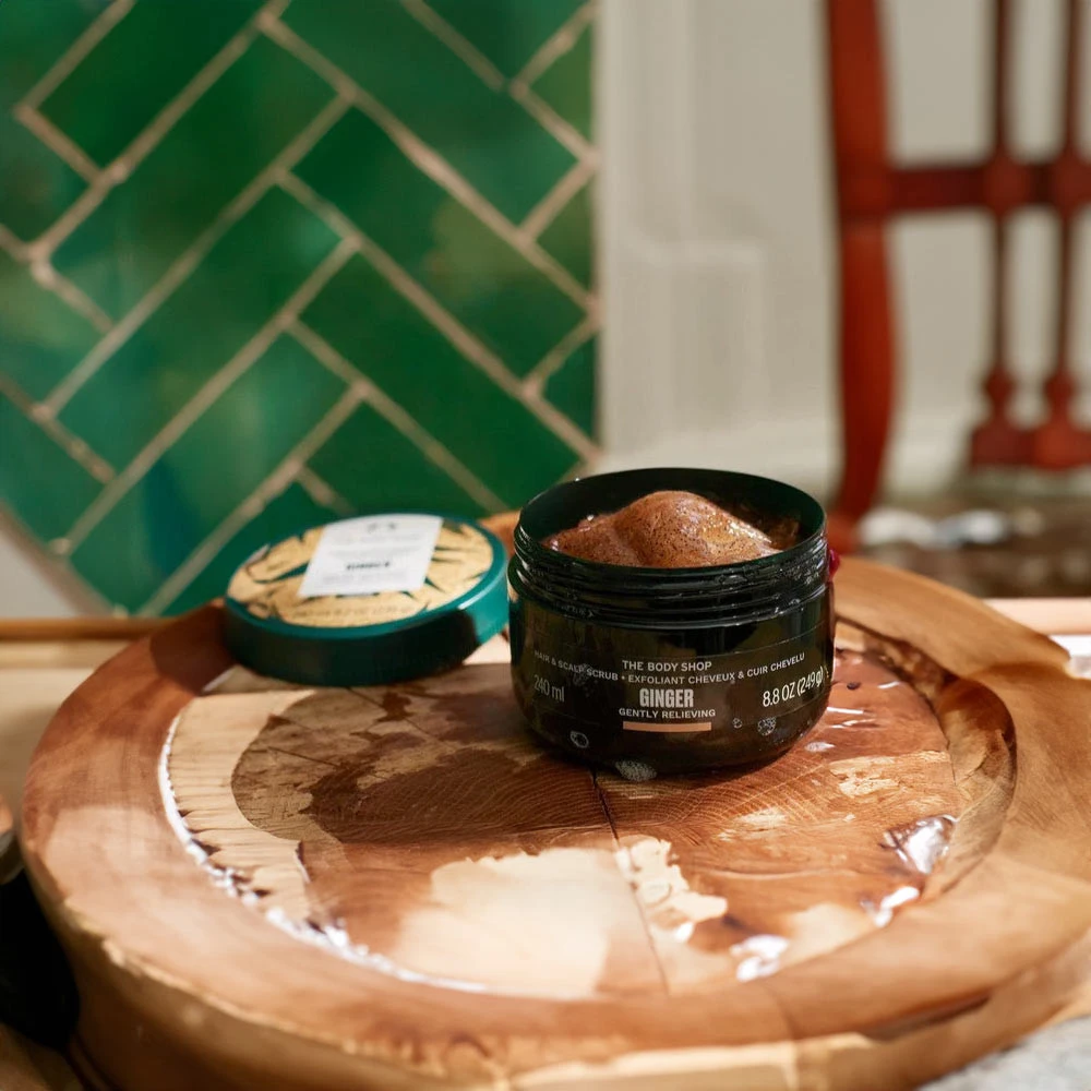 Gommage pour cheveux et cuir chevelu au gingembre de The Body Shop (240 ml) – Image 3